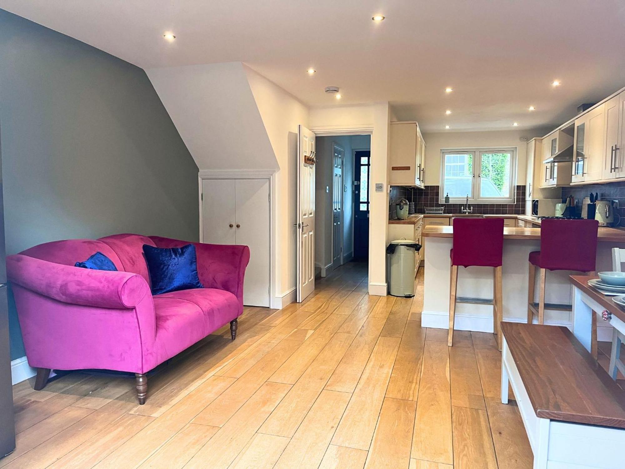 Jekyll'S On Hyde - Spacious Town House - Central Winchester - Free Parking, Sleeps 5 - By Xplus Stays Eksteriør bilde