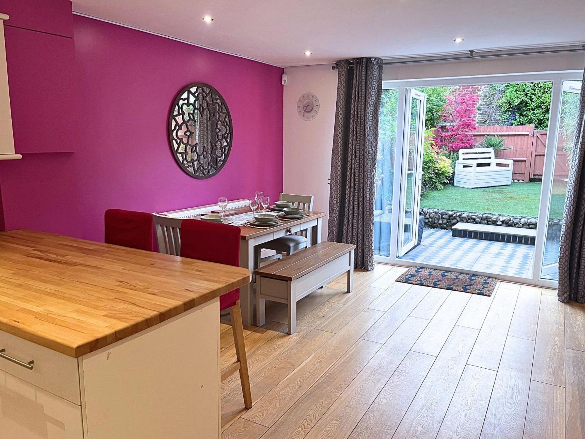 Jekyll'S On Hyde - Spacious Town House - Central Winchester - Free Parking, Sleeps 5 - By Xplus Stays Eksteriør bilde